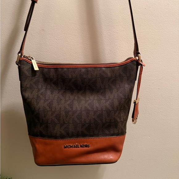 Michael Kors Bedford Monogram Messenger Crossbody Bag in Brown Leather Purse EUC